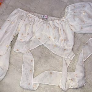 White and Gold Crop long sleeve 🤍🤍